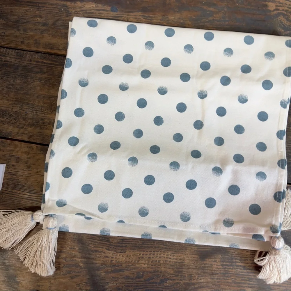 Folkulture 14/108 table runner 100% cotton white blue polka dot new
